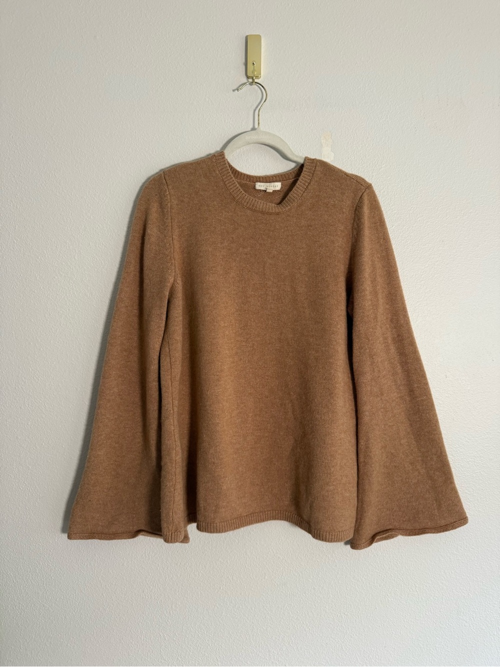Not Monday Bell Sleeve Cashmere crew neck Sweater in camel Sz L